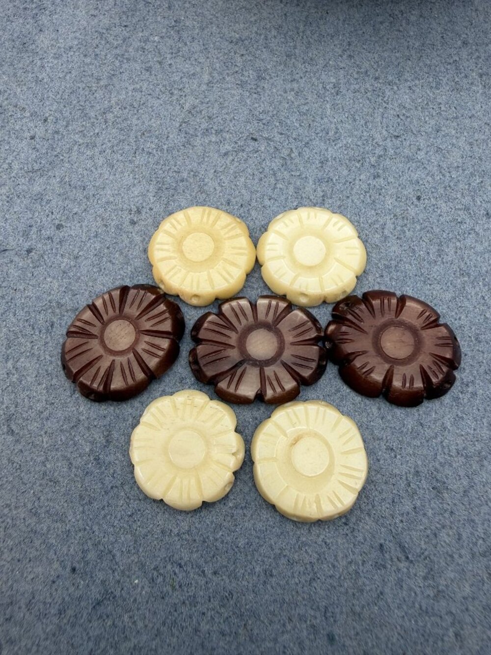 Vintage Floral Carved Beads 1 Inch Set Of 8 Brown Cream DIY Bracelet Jewelry